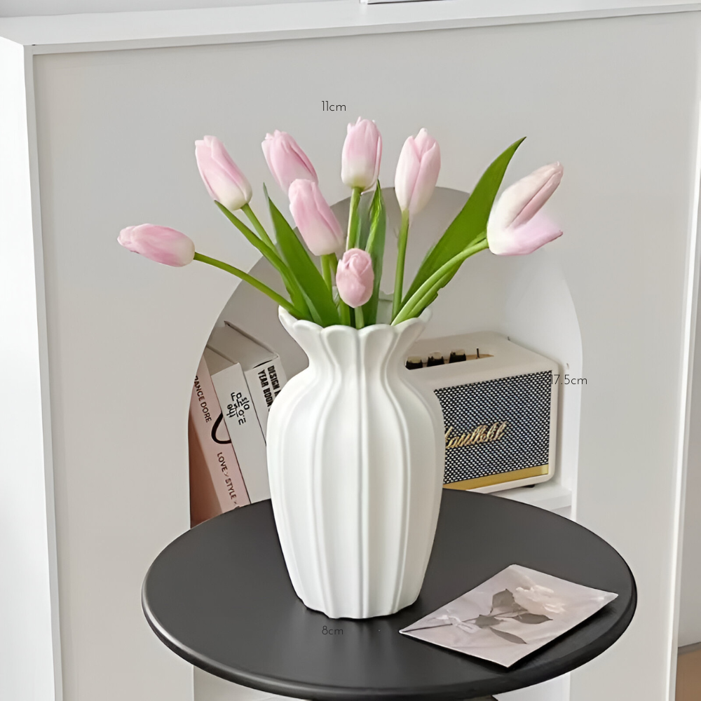 Weiße Keramikvase mit kurzem™ | Elegante weiße Keramikvase